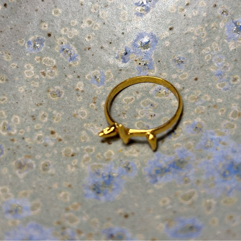 Yellow gold midi ring with thorns - knuckle or pinky ring